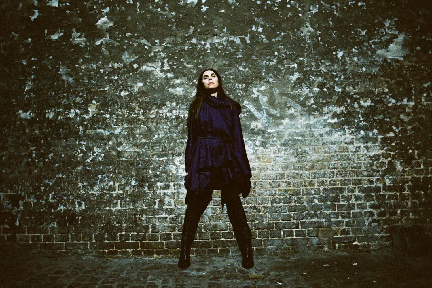 PJ-Harvey-2015-by-Maria-Mochnacz-2015-2