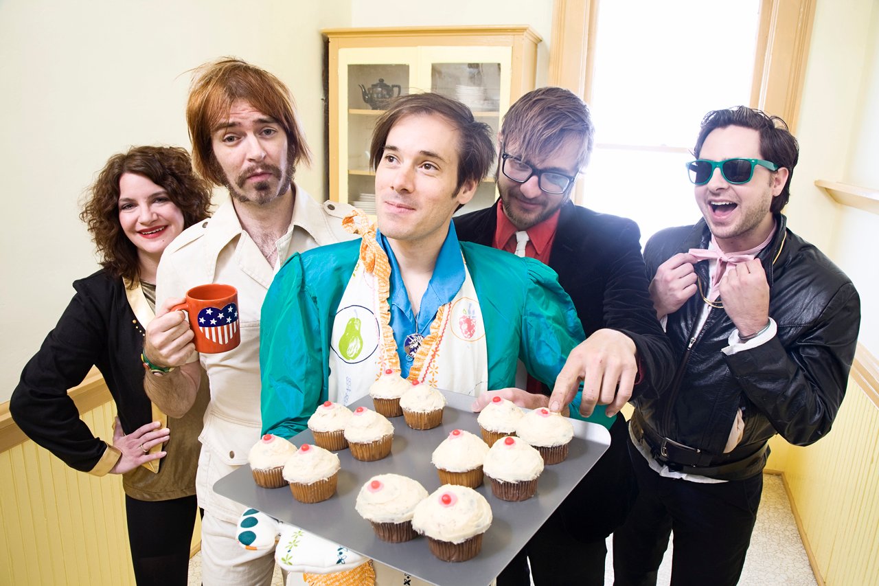 ofMontreal_cupcakes_1280